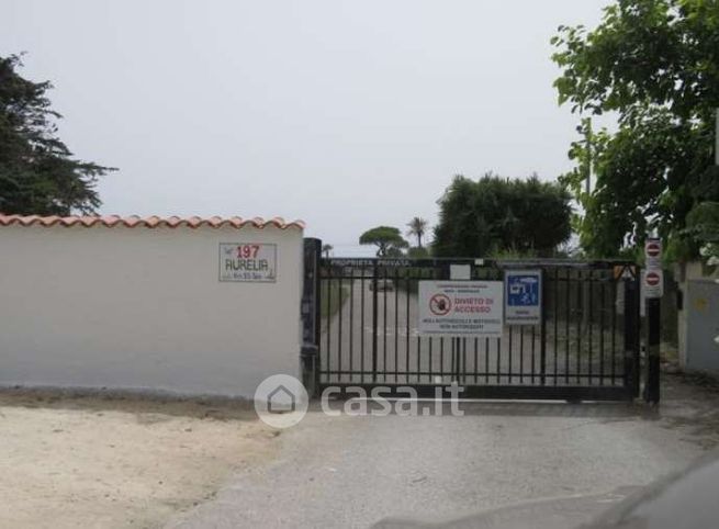 Terreno agricolo in commerciale in Via Aurelia 197