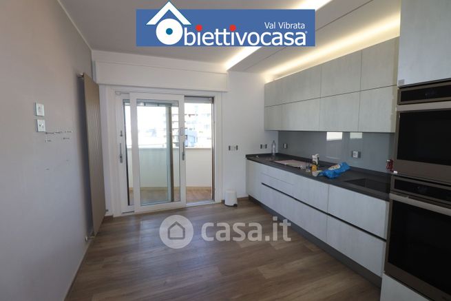 Appartamento in residenziale in Via Cortina
