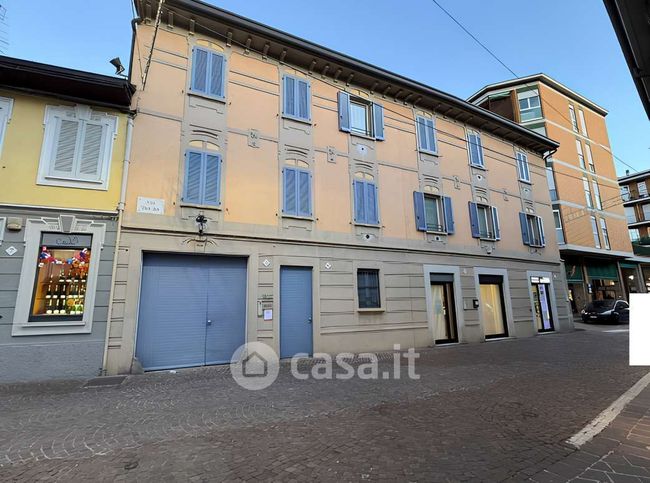Ufficio in commerciale in Via Tre Re
