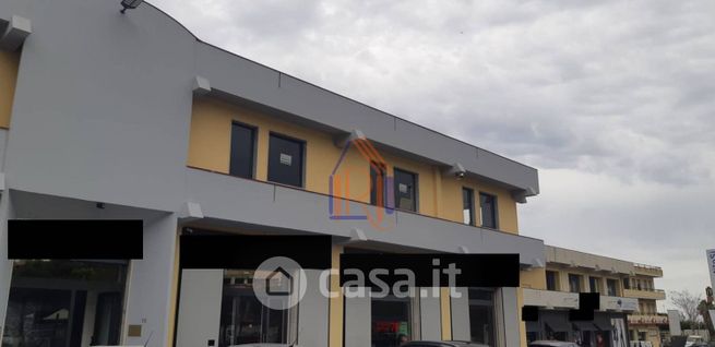 Ufficio in commerciale in Viale Lucrezia della Valle