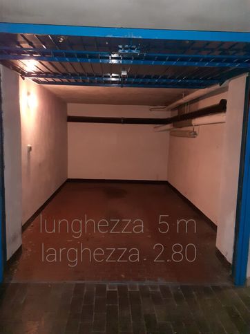 Box/posto auto in residenziale in Via Voghera 16