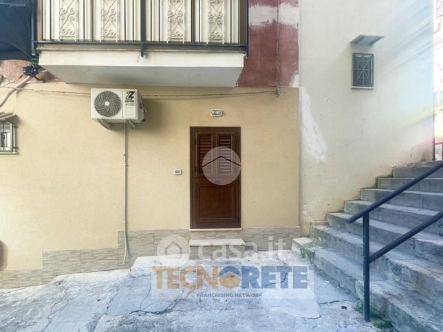 Appartamento in residenziale in Salita Valenza 38
