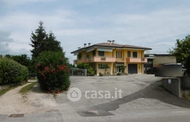 Casa indipendente in residenziale in Via Broggia 25