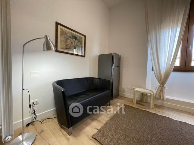 Appartamento in residenziale in Via Pastrengo 5