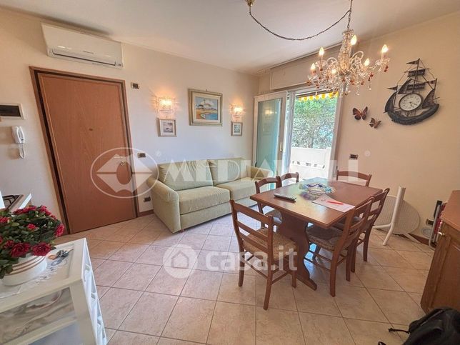 Appartamento in residenziale in Via Rigel 4