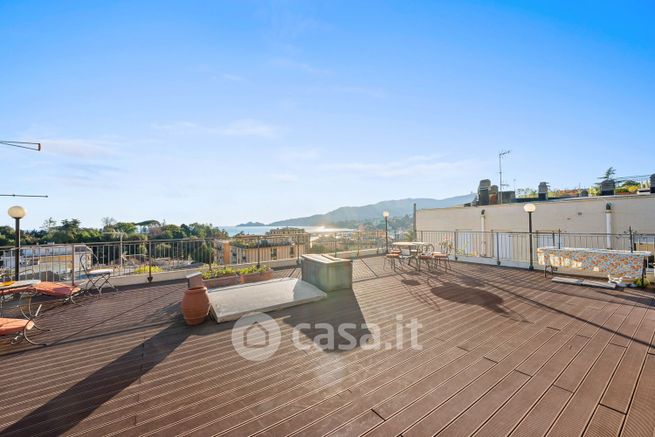 Casa bi/trifamiliare in residenziale in Parco privato Moro 1