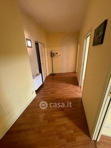 Ufficio in commerciale in Via Guglielmo D'Alzano 5
