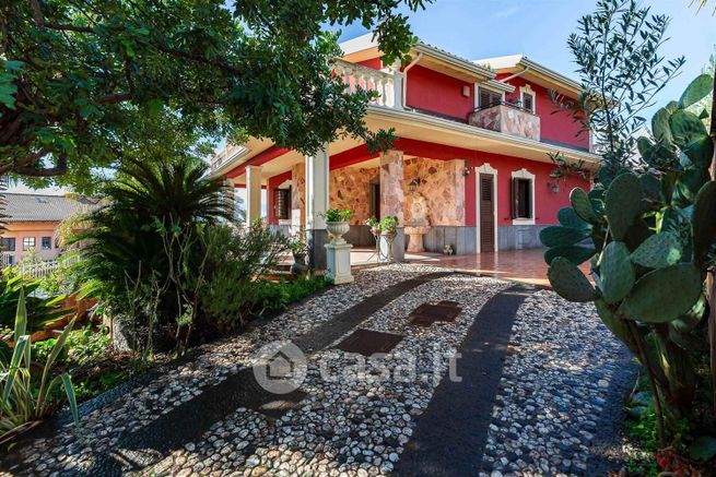 Villa in residenziale in Via Giulio Natta 6