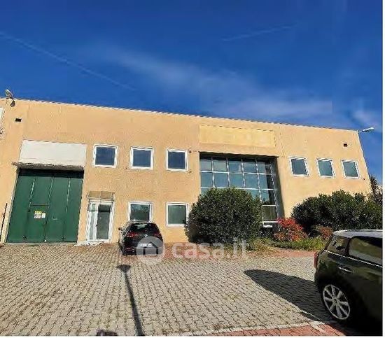 Capannone in commerciale in Via Monte Grappa 74 /8