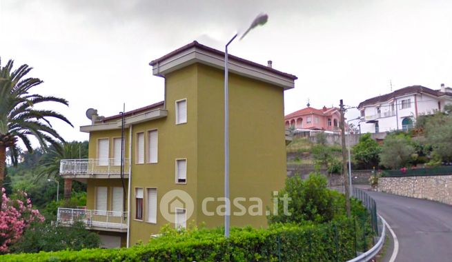 Appartamento in residenziale in Via Rive