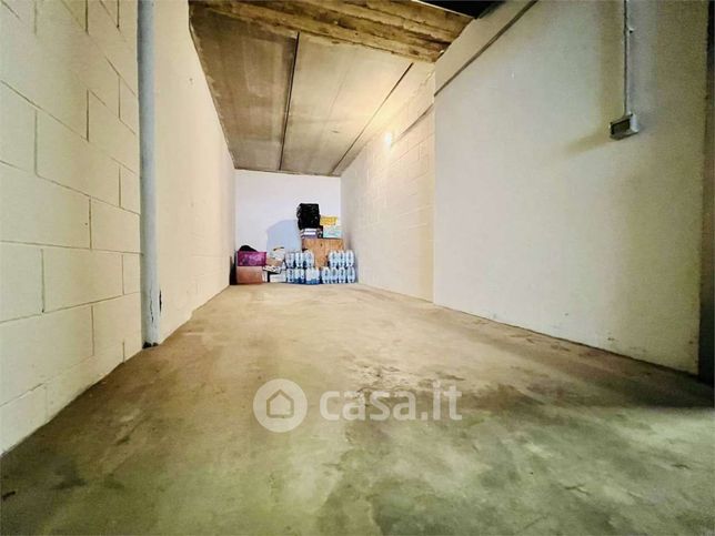 Box/posto auto in residenziale in Via Antonio Stoppani