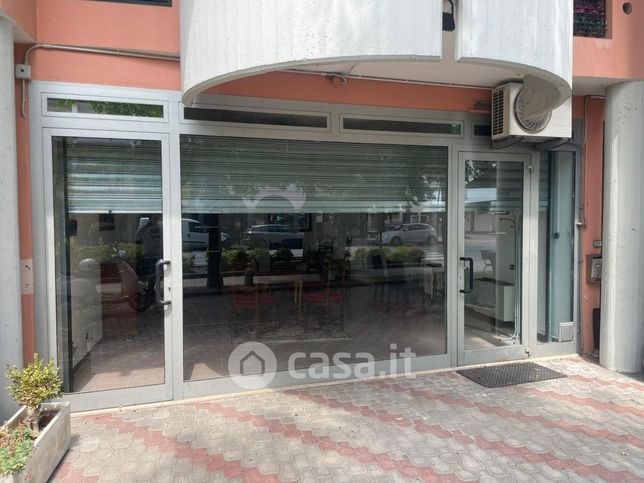 Ufficio in commerciale in Via Roma