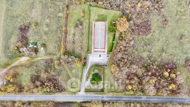 Capannone in commerciale in Via di Preturo