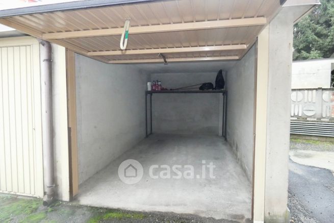 Box/posto auto in residenziale in Via Michele Pavia