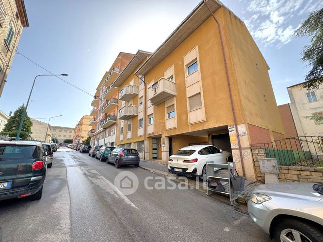 Garage/posto auto in residenziale in Via Trieste