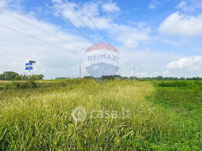 Terreno agricolo in commerciale in Via E. Brasca