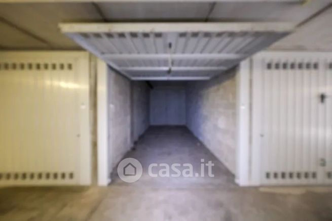 Box/posto auto in residenziale in Via Martiri di Cefalonia