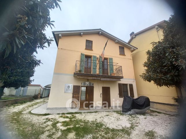 Casa indipendente in residenziale in Via Argini Nord