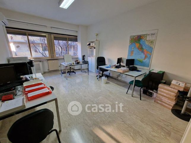 Ufficio in commerciale in Via Latina 7