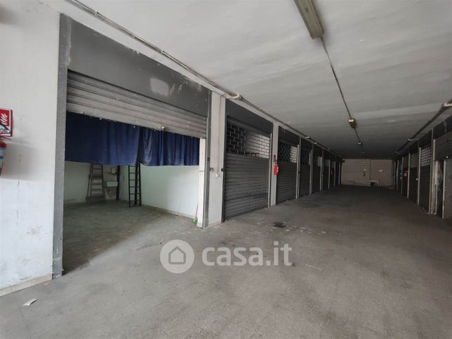 Box/posto auto in residenziale in Via Po