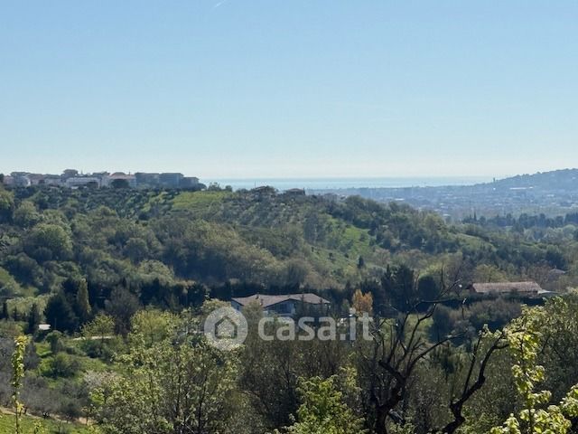 Terreno agricolo in commerciale in 