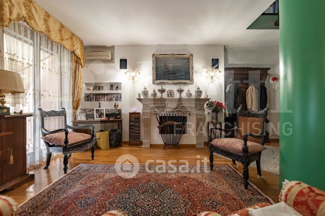 Attico/mansarda in residenziale in Via Luigi Pirandello 27