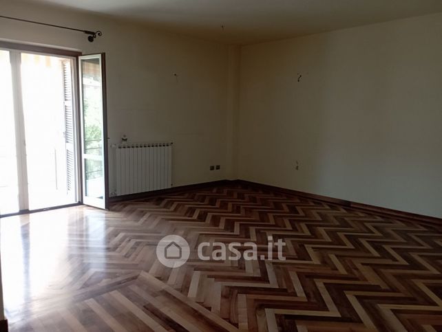 Appartamento in residenziale in Via Amendola