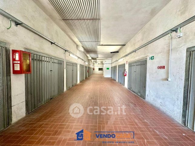 Box/posto auto in residenziale in Via Mantova