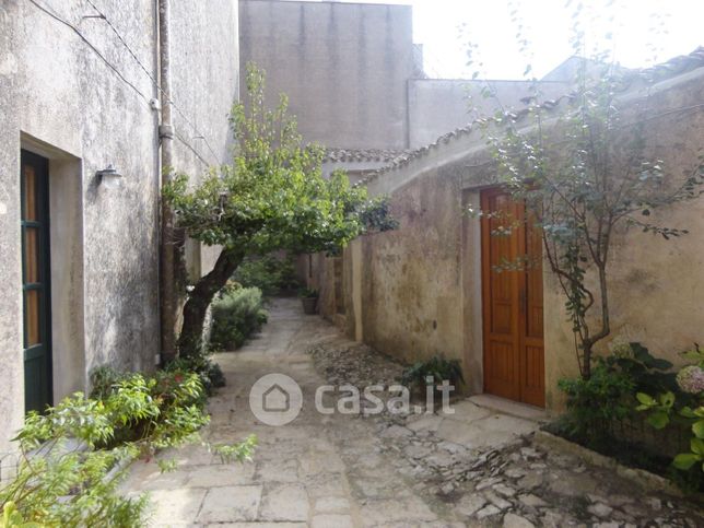 Baita/bungalow/chalet/trullo in residenziale in Via Mantovani