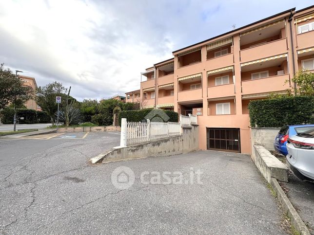 Box/posto auto in residenziale in Via Piave 12