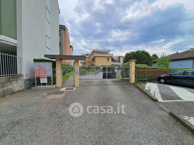 Box/posto auto in residenziale in Via Zara