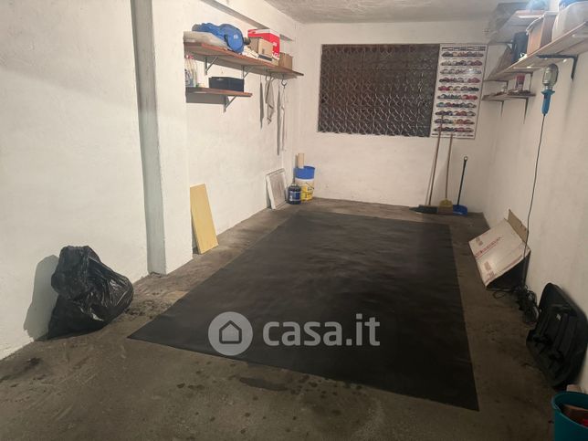 Box/posto auto in residenziale in Via Enrico Toti 63