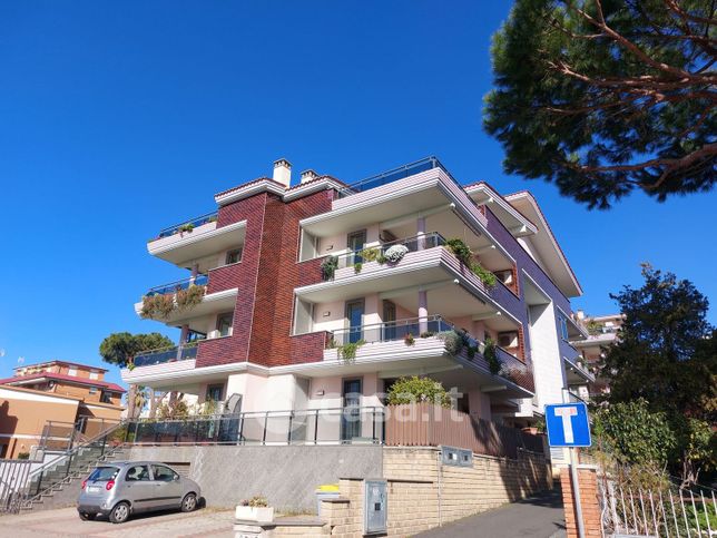 Appartamento in residenziale in Via Colsanto