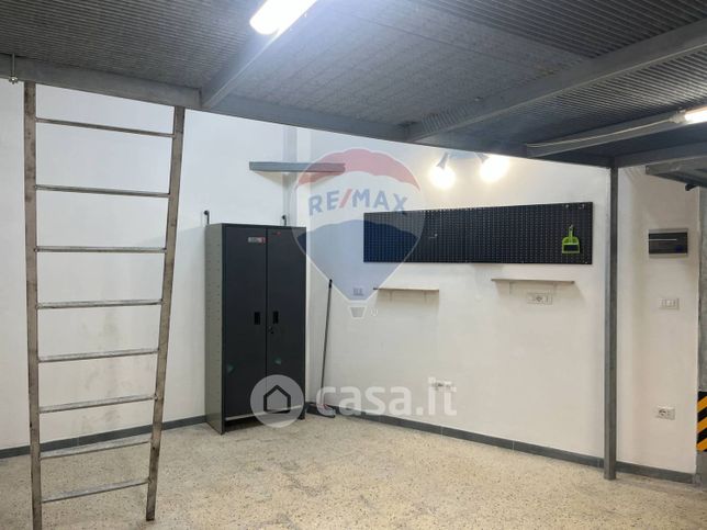 Garage/posto auto in residenziale in Via Bari 4