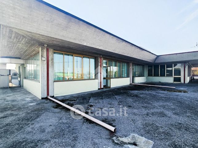 Ufficio in commerciale in Via Brescia 3