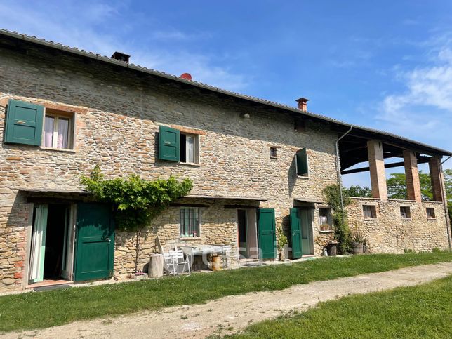 Rustico/casale in residenziale in Valle 6