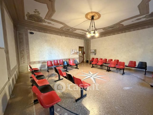 Ufficio in commerciale in Via Roma 65