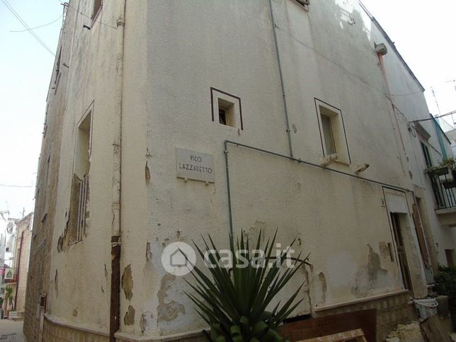 Casa indipendente in residenziale in Vico Lazzaretto 11