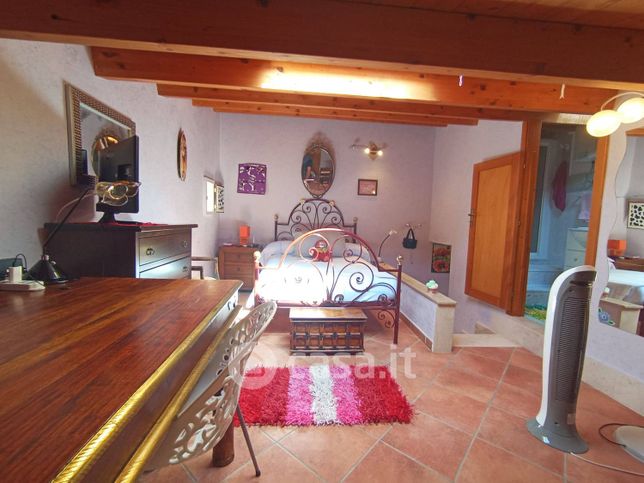 Casa indipendente in residenziale in Via Santa Maria 19