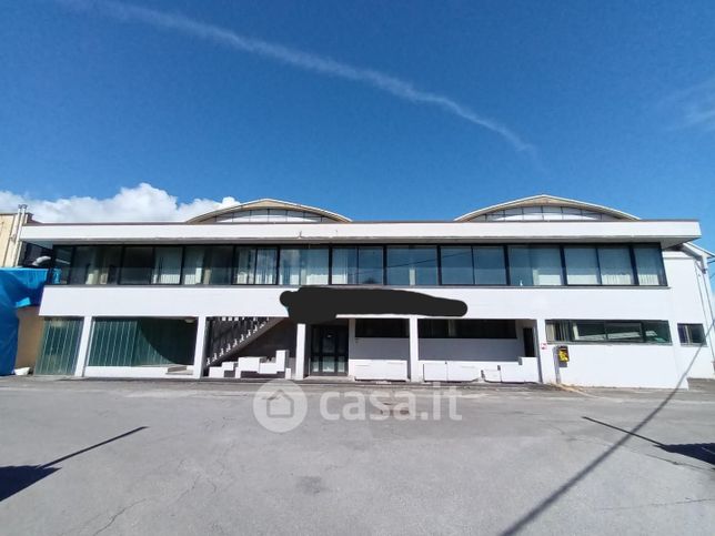 Ufficio in commerciale in Via di Vorno 9