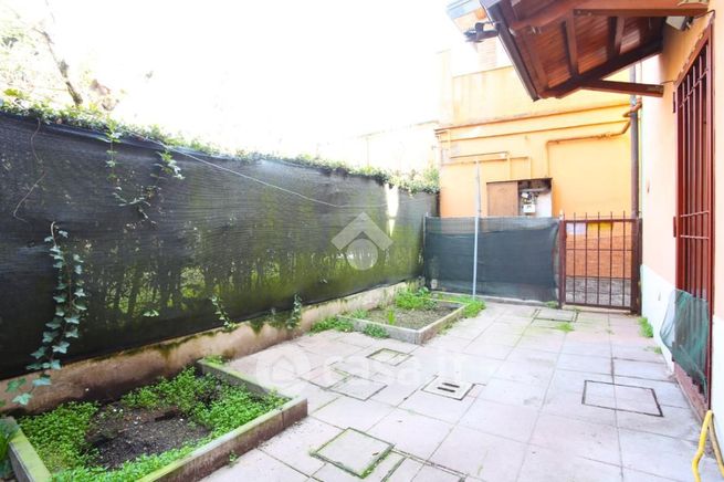 Villetta a schiera in residenziale in Via Persicetana