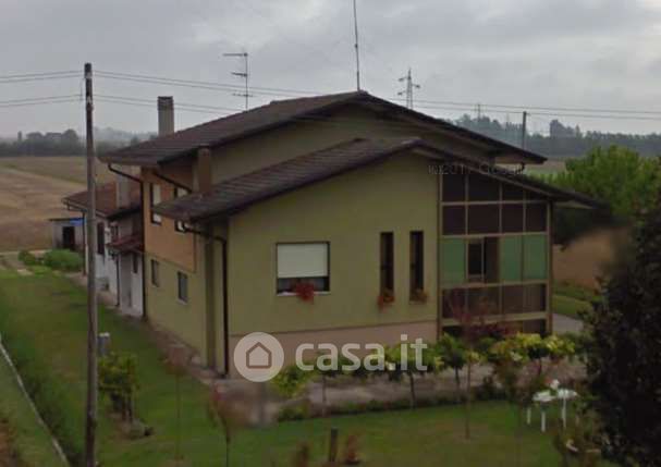 Casa bi/trifamiliare in residenziale in Via Giovanni Pascoli 37