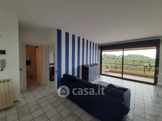 Appartamento in residenziale in Via Santa Teresa 26