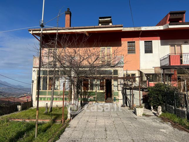 Villetta a schiera in residenziale in Strada Provinciale