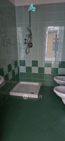 Ufficio in commerciale in Via Mengolina