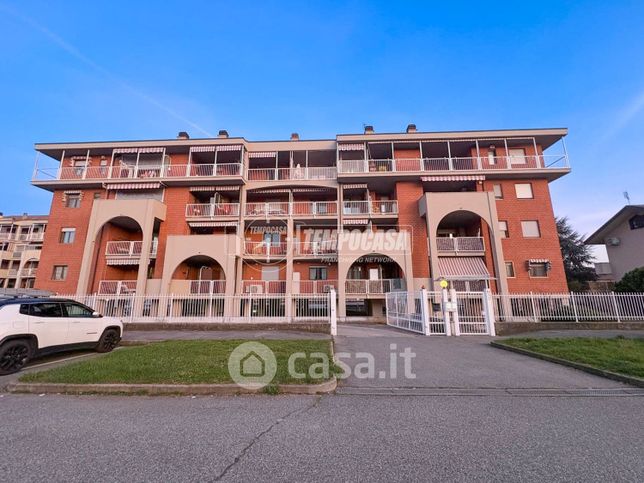 Box/posto auto in residenziale in Via Po 10 /1