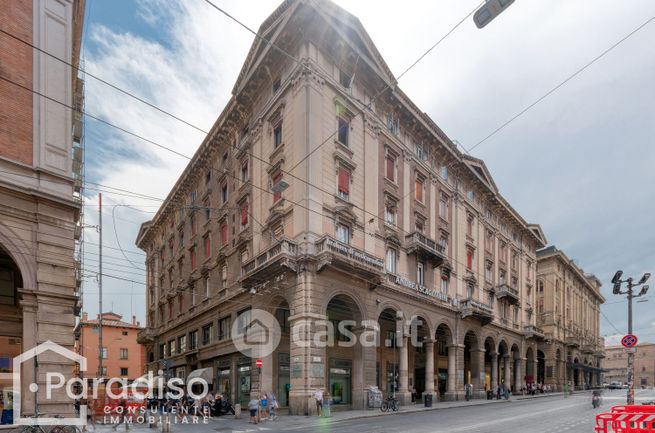 Ufficio in commerciale in Via Calzolerie 1