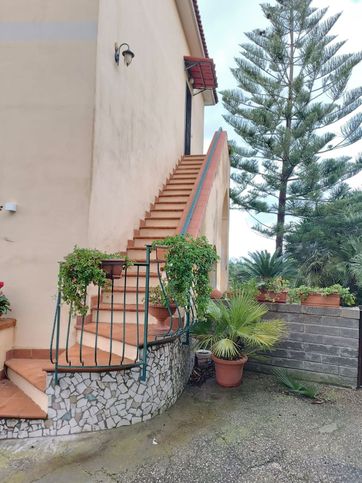 Appartamento in residenziale in Via Monterusso 7