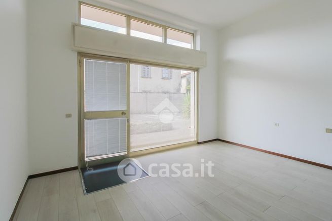 Ufficio in commerciale in Via G. Verdi 1