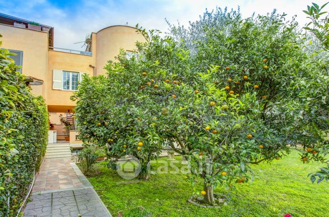 Villa in residenziale in Via San Candido 94